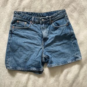 Weekday high rise shorts